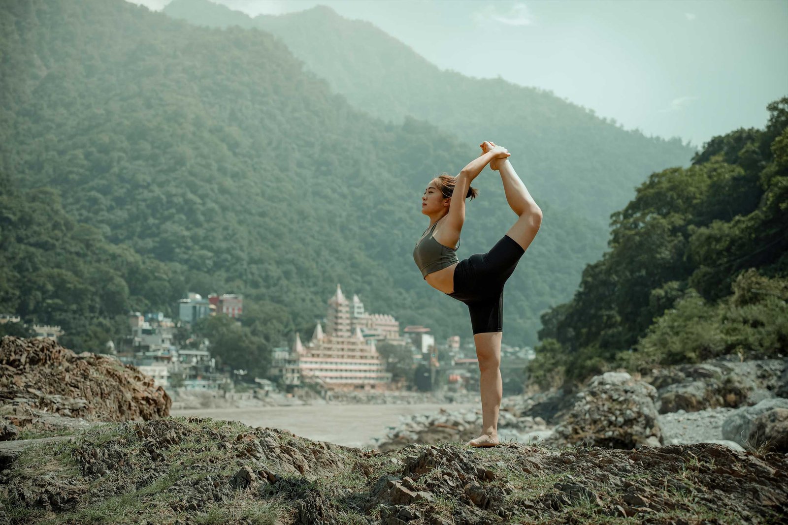 GOLDEN TRIANGLE WITH YOGA AND AYURVEDA TOUR